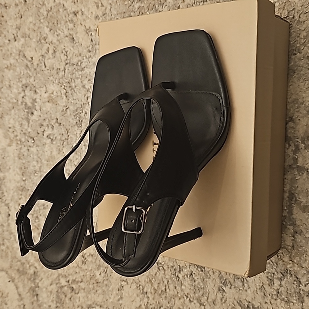 Black thong toe slingbacks - Picture 1 of 3